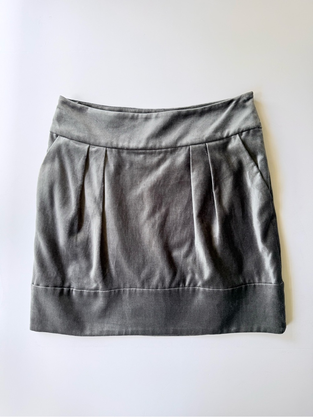 NWT Club Monaco Elisa Mini Skirt in Silver Gray Velvet with Pockets Size 8